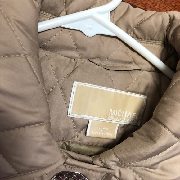Micheal Kors tan Quilted jacket - Picture 3 of 3